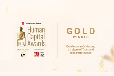 Economic Times presents gold award to Saviant
